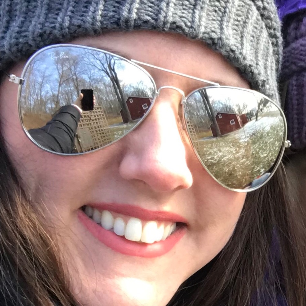 Meet your Posher, Emily